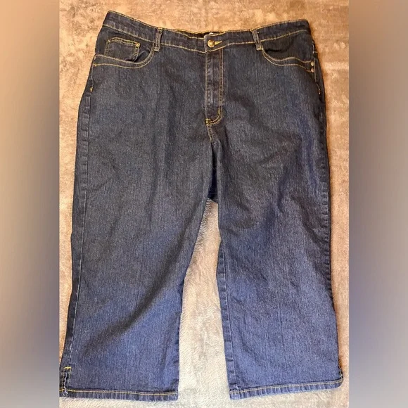 Dark Blue Women’s Capri’s - Classic Denim Style Size 22W - Picture 10 of 11
